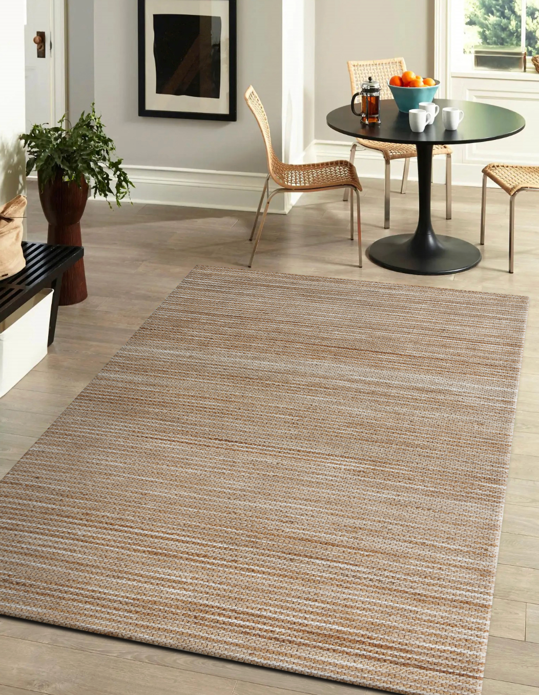 Beige area rug.